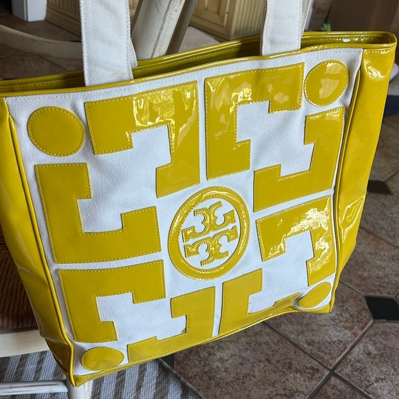 Tory Burch Handbags - Tory Burch Tote